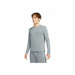 Nike Dri-Fit UV Miler M Vêtement Running Homme - Avis / Test